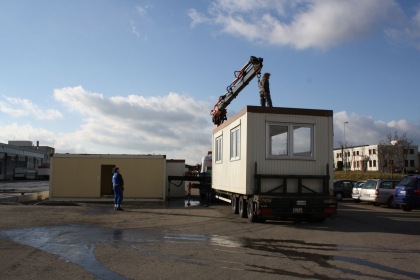 Aufstellen Hallencontainer 2012