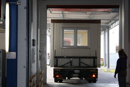 Aufstellen Hallencontainer 2012