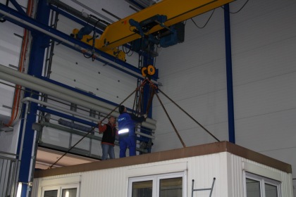 Aufstellen Hallencontainer 2012