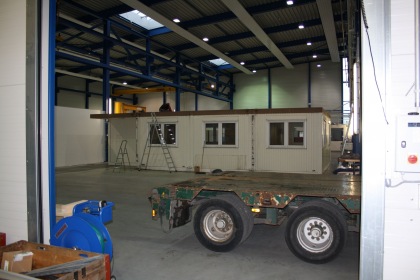 Aufstellen Hallencontainer 2012